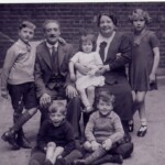 John Jacobs Kate Newman Marjorie Denis John Brian & Sylvia.jpg | Denis Carver, John Jacobs and Catherine (Kate) Jacobs (nee Newman), Marjorie Maud Jacobs/Cooper<br /> Sylvia Carver (Lynda Kelly's mother) is on Kate's lap<br /> John Lynton Jacobs/Cooper, Brian Stanley Lloyd Carver<br /> <br>Photo courtesy of Lynda Kelly